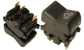 Przełącznik przedniego napedu MTZ-82 C-385 P150M0617