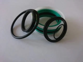 Zestaw uszcz siłownika wysięgnika obrotu troll F-341