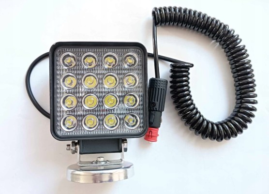 Lampa robocza led na magnes kwadrat 16 led 48W 110556